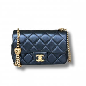 Chanel heart crush mini 19cm